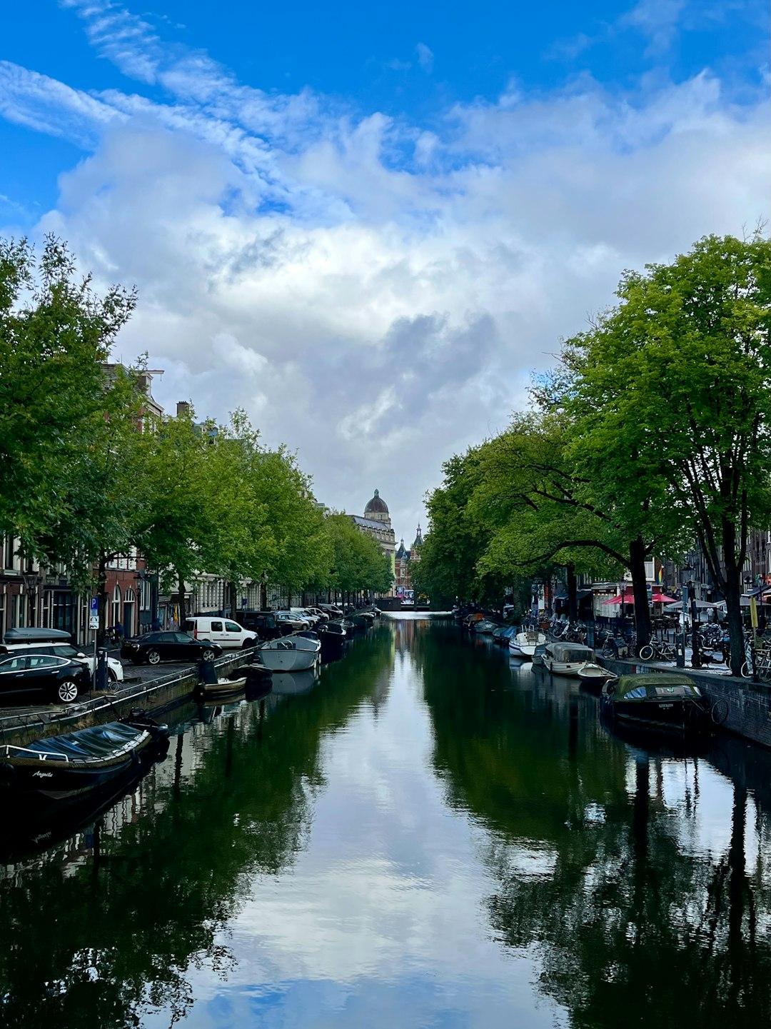 Piękne kanały Amsterdamu