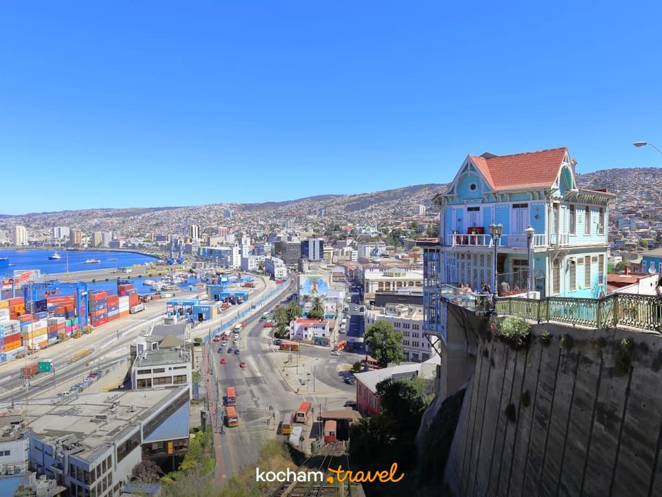 Valparaíso, panoramiczny widok na kolorowe miasto i port