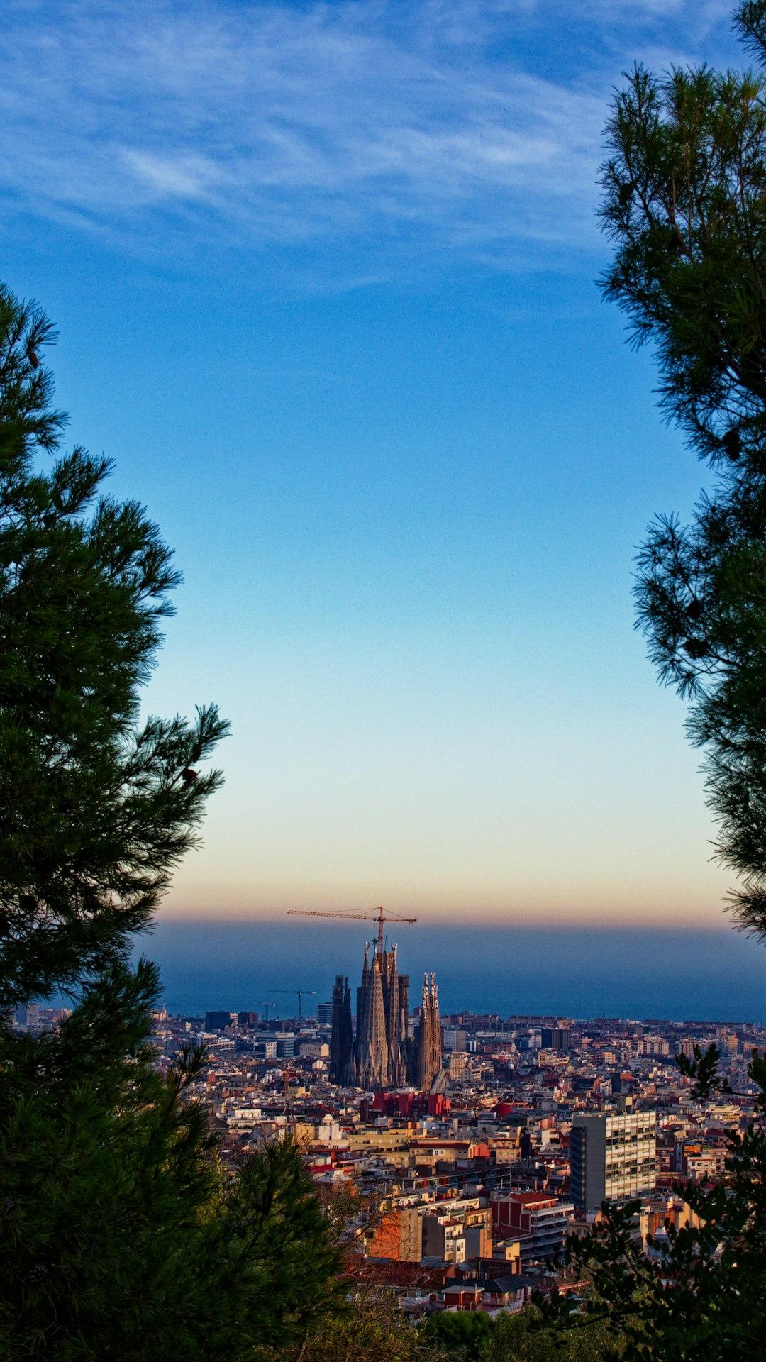 City Break w Barcelonie: Kompletny przewodnik na niezapomniany weekend