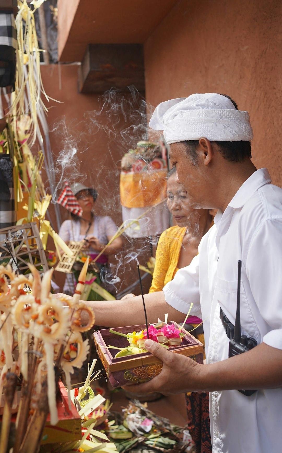 Świeże dania z owocami morza na Bali, lokalna kuchnia