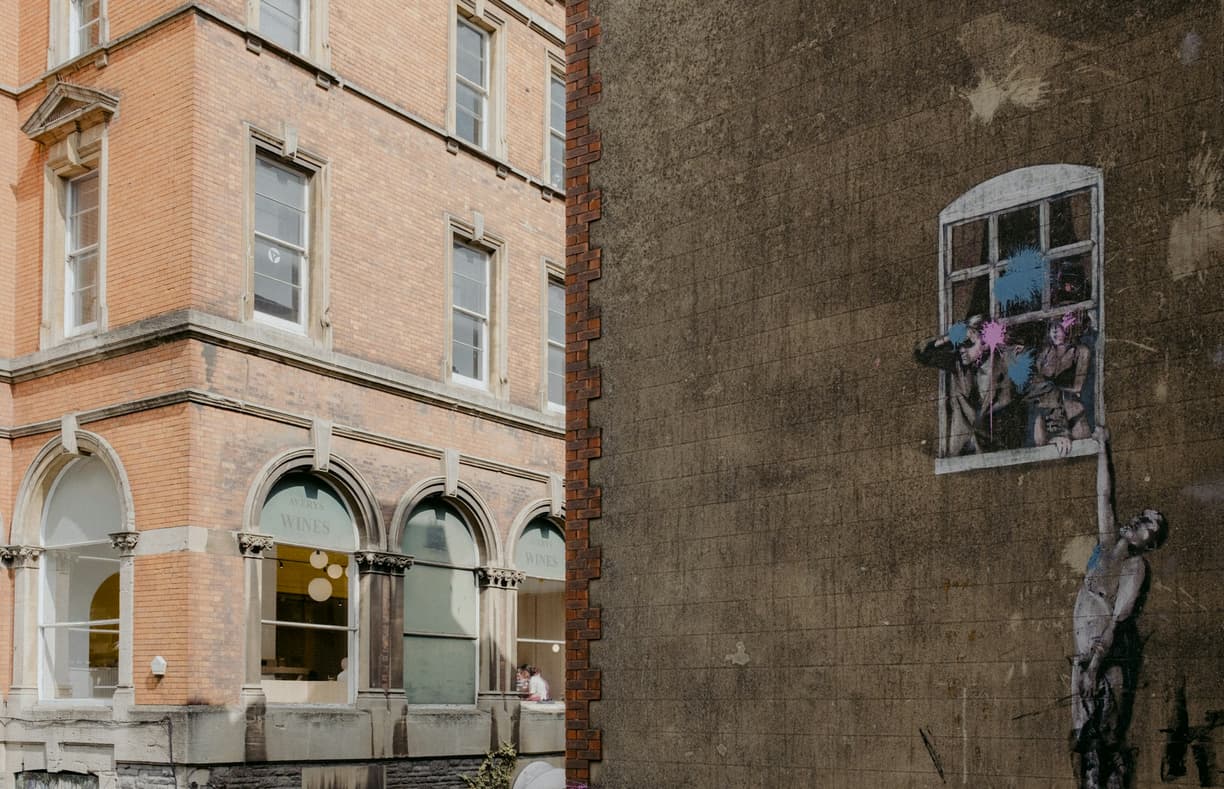 Banksy w Bristolu: przewodnik po ulicznych dziełach sztuki i ich lokalizacjach