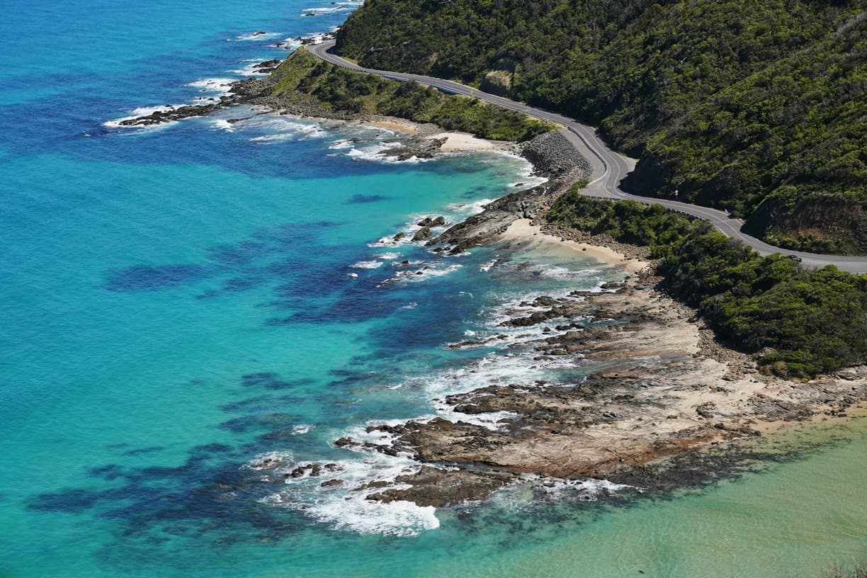 Latarnia morska w Aireys Inlet z widokiem na ocean