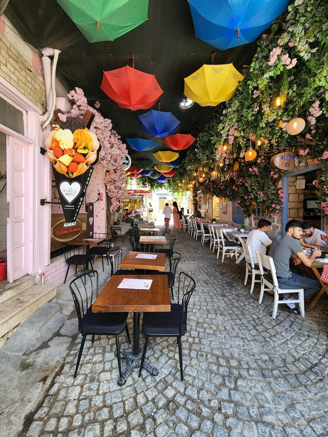 Malownicze uliczki Alaçatı