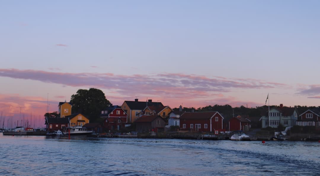 Odpoczynek nad wodą w okolicach Aalborg: Gdzie szukać relaksu nad Limfjordem?