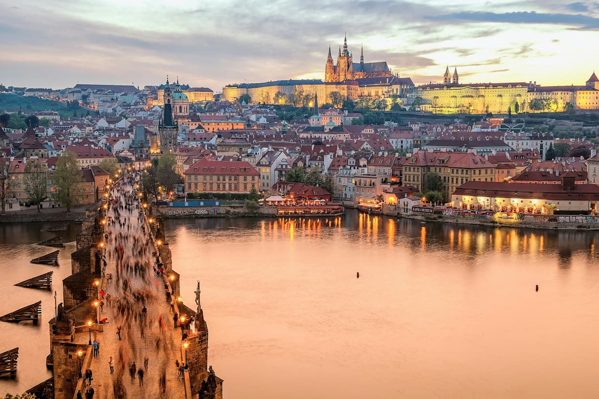 Praga poza utartym szlakiem: odkryj mniej znane zakątki stolicy Czech