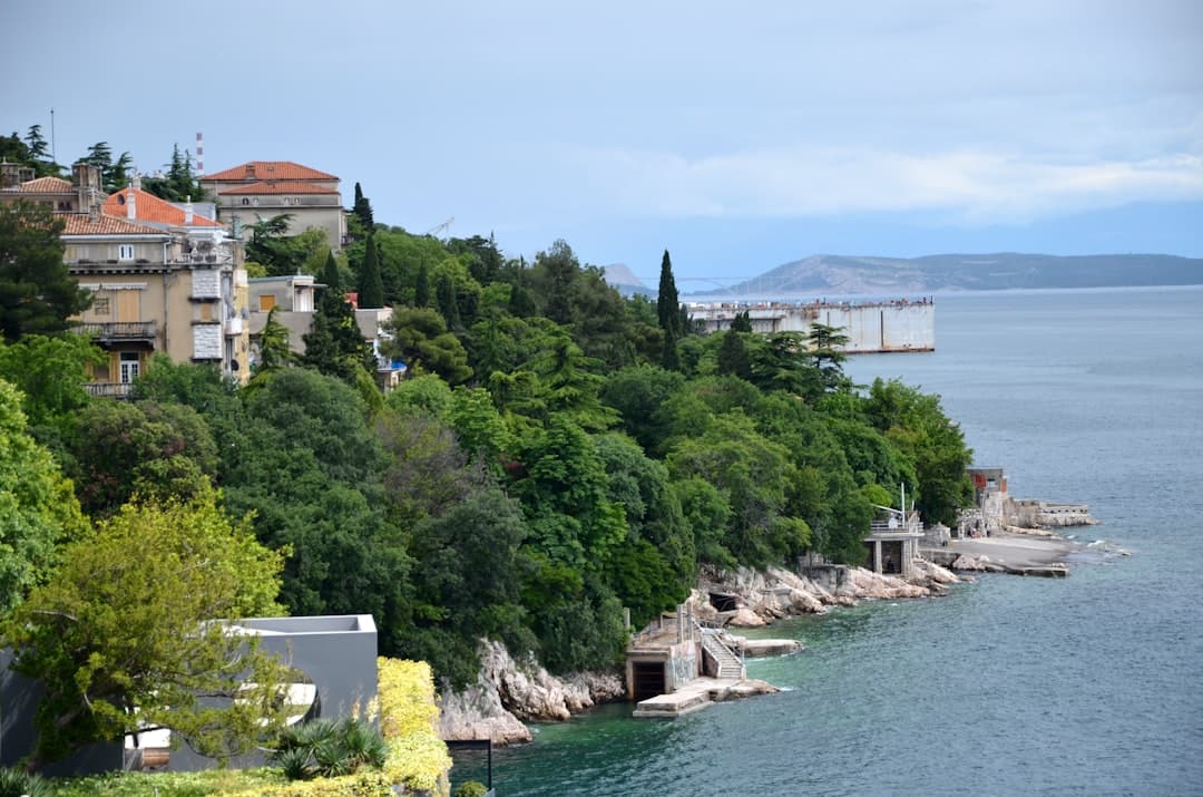 Rodzina w przyjaznym dla dzieci apartamencie