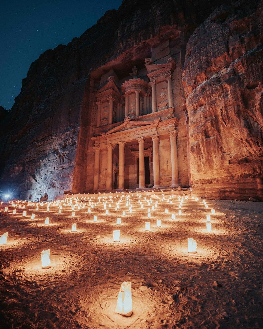 Turystów podczas eventu Petra by Night