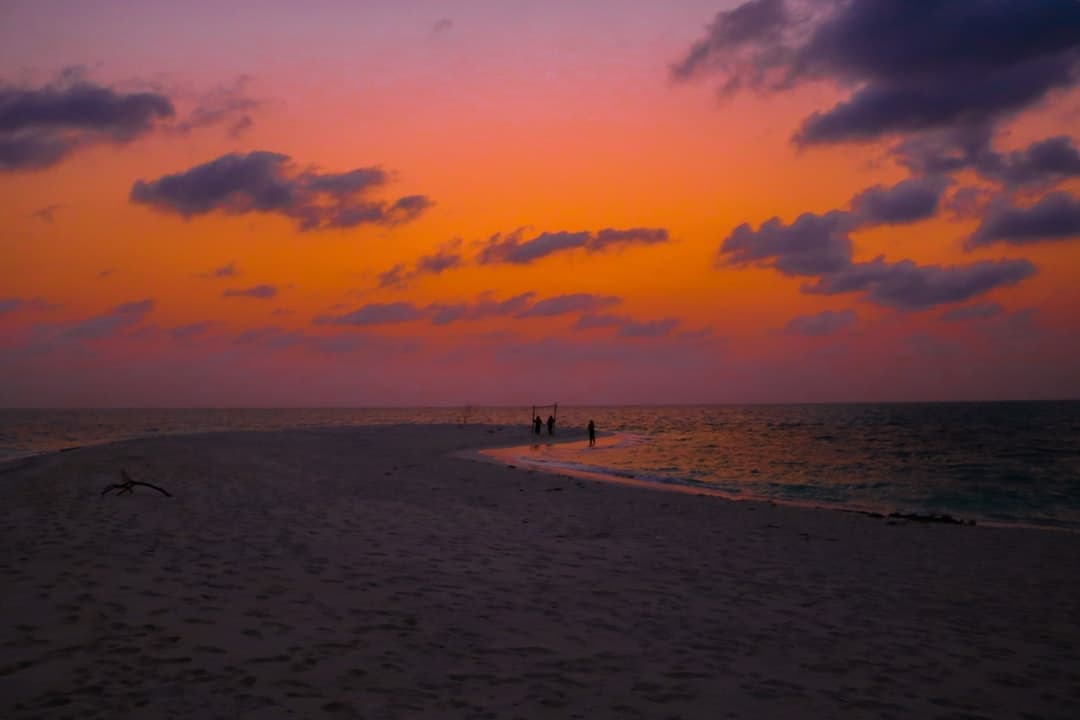 Plaże w Nungwi i Kendwie: Porównanie najpopularniejszych miejsc na Zanzibarze