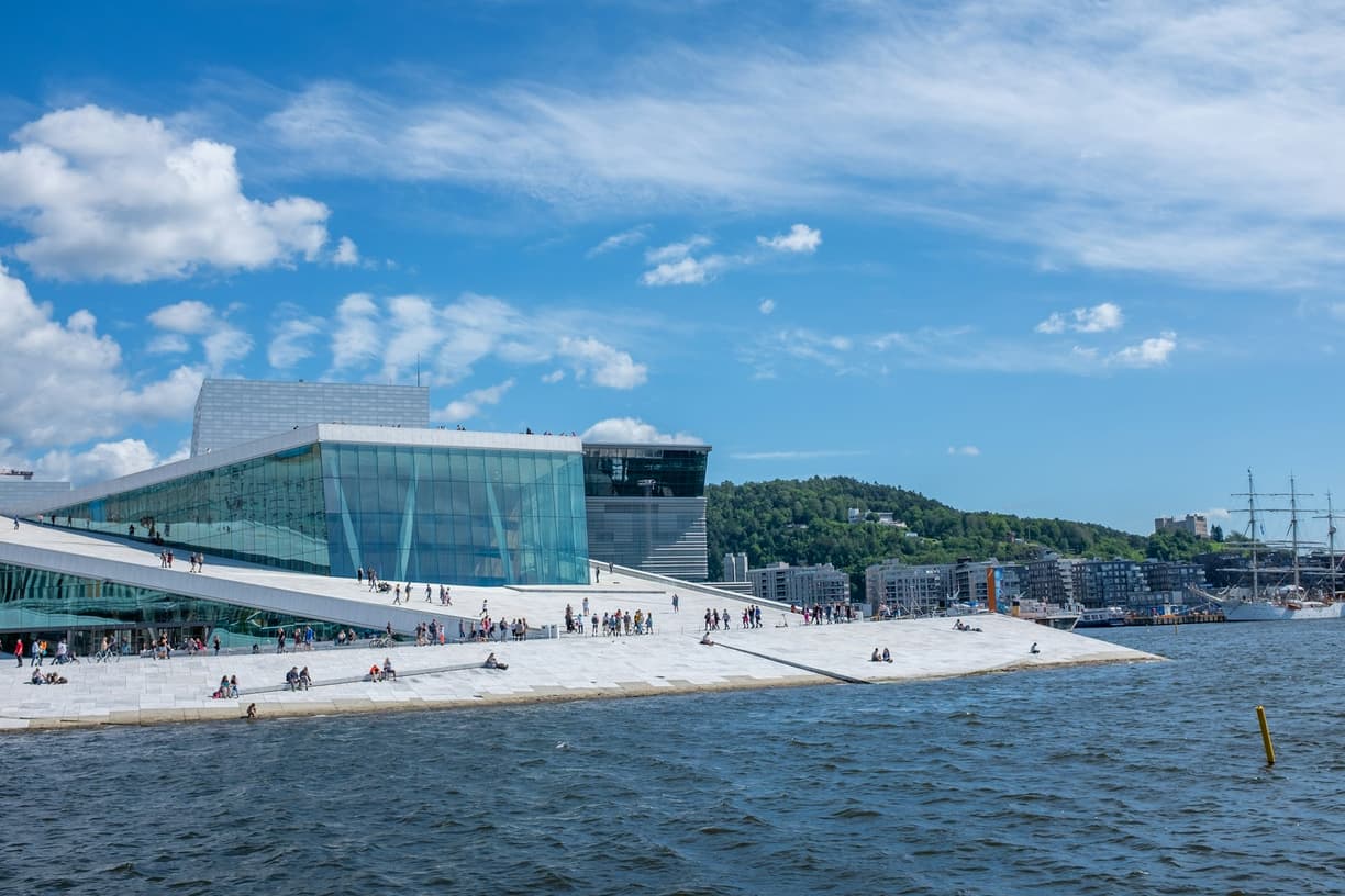 Norwegia. Ceny w Oslo 2025/26: Ile kosztuje bilet do muzeum, kanapka z krewetkami i piwo?