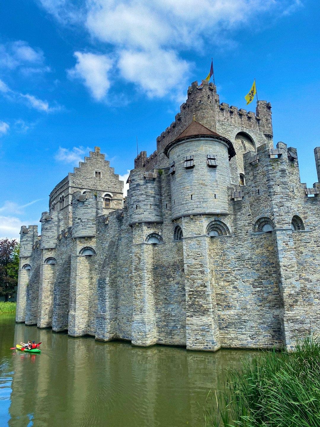 Zamek Gravensteen w Gandawie