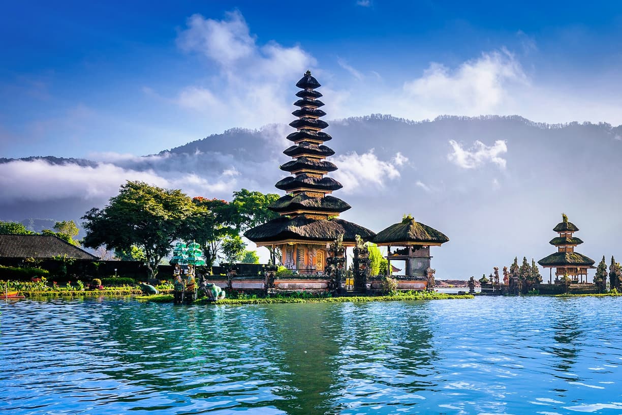 Basen w hotelu przyjaznym rodzinom w Bali