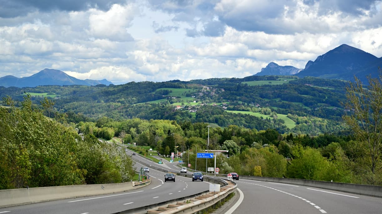 Podróż samochodem po Francji: Opłaty za autostrady i praktyczne porady