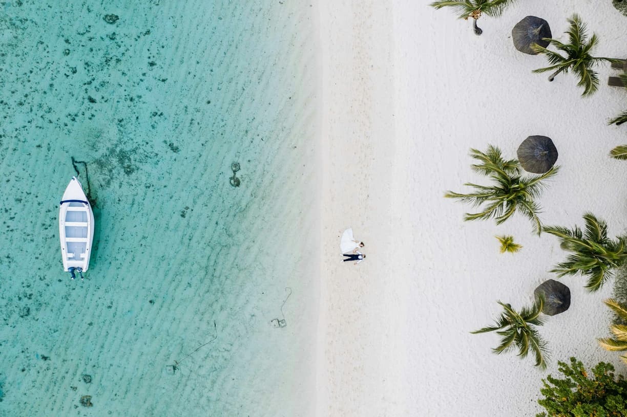 Mauritius. Co robić w Blue Bay? Rejs łodzią ze szklanym dnem, snurkowanie i relaks na plaży