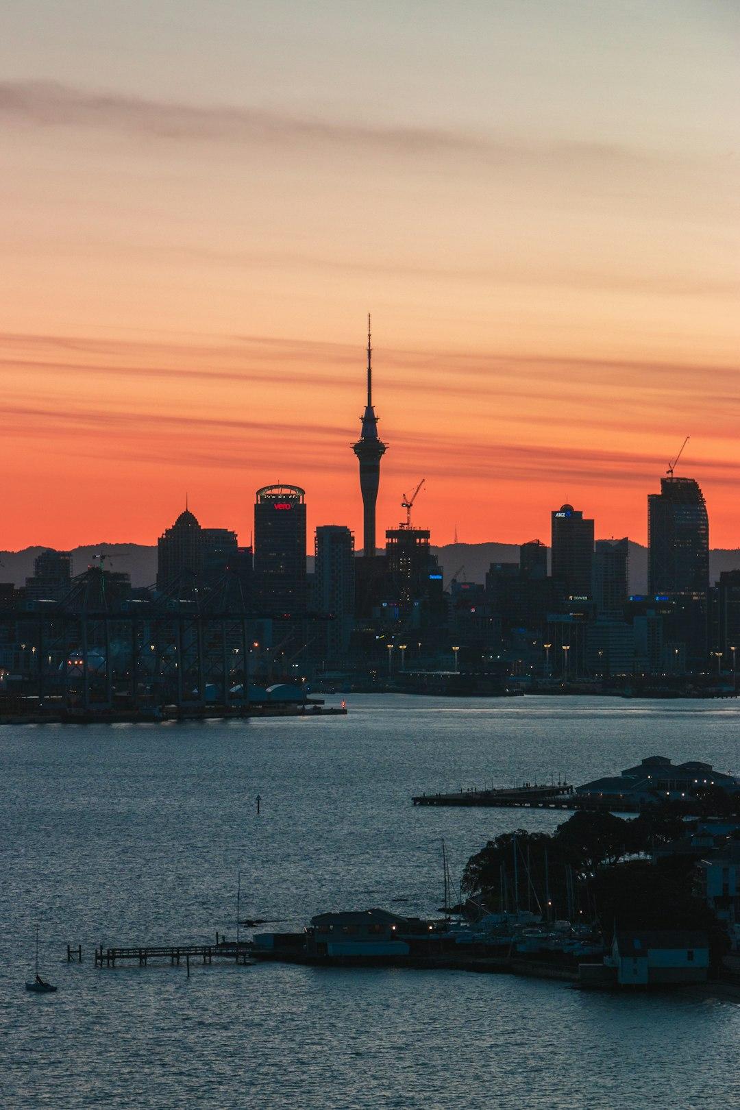 Zachód słońca nad Auckland