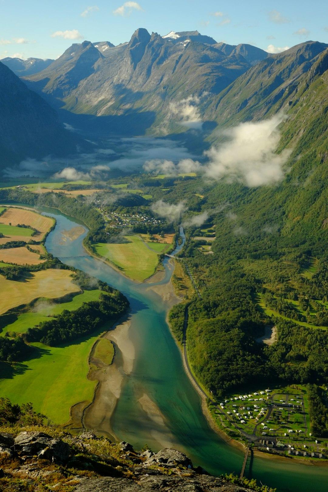 Krajobraz fiordu w Norwegii