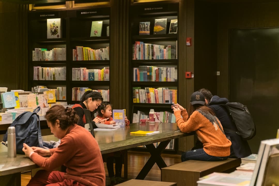 Studenci w bibliotece Uniwersytetu w Lund