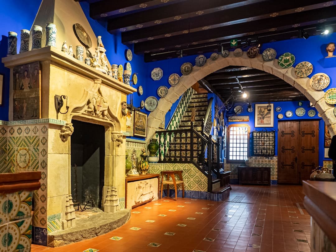 Rodzina zwiedzająca muzeum w Ajaccio