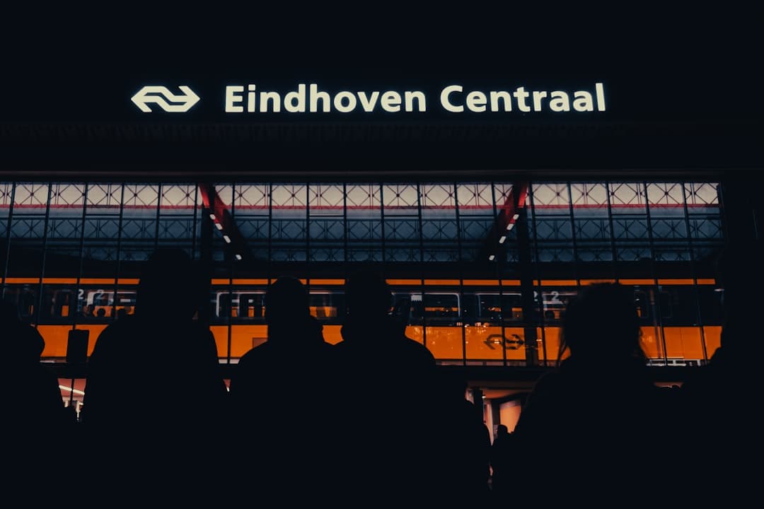 Eindhoven w trakcie świtu, inspiracja podróżnicza