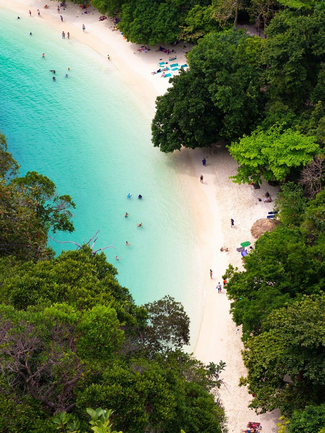 Tropikalna plaża w Azji Południowo-Wschodniej