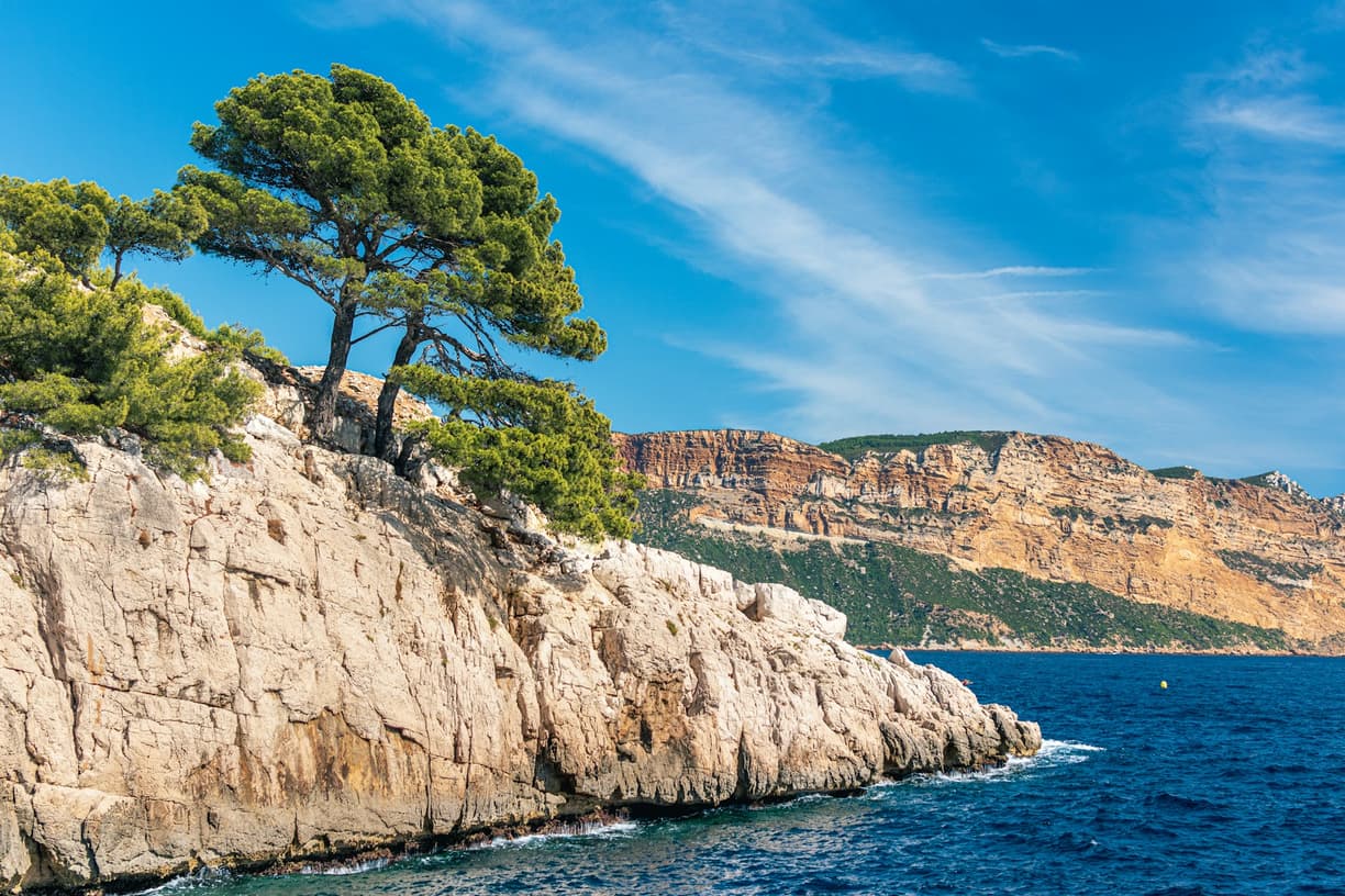 Francja. Trekking w Calanques: Najlepsze szlaki z widokiem na turkusowe zatoki