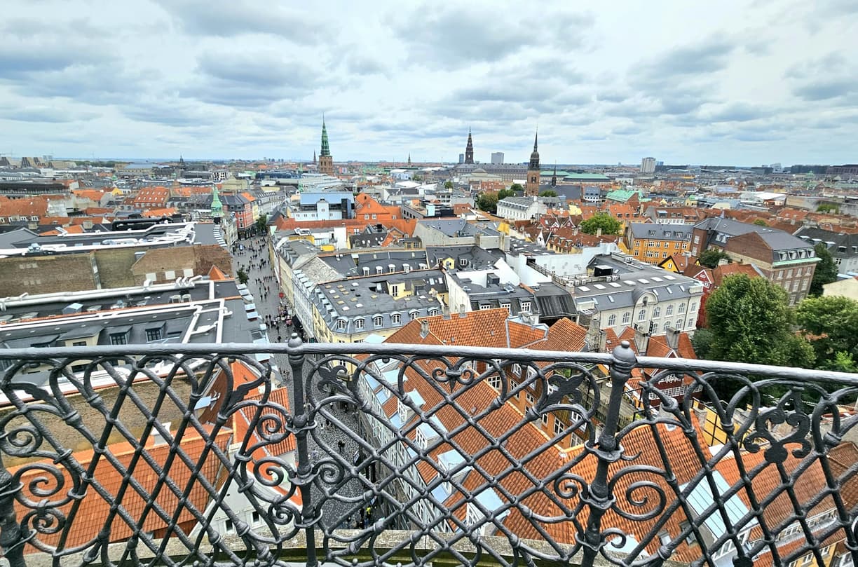 Dania. Ceny w Odense 2025/26: Ile kosztuje wstęp do domu Andersena, obiad i transport?