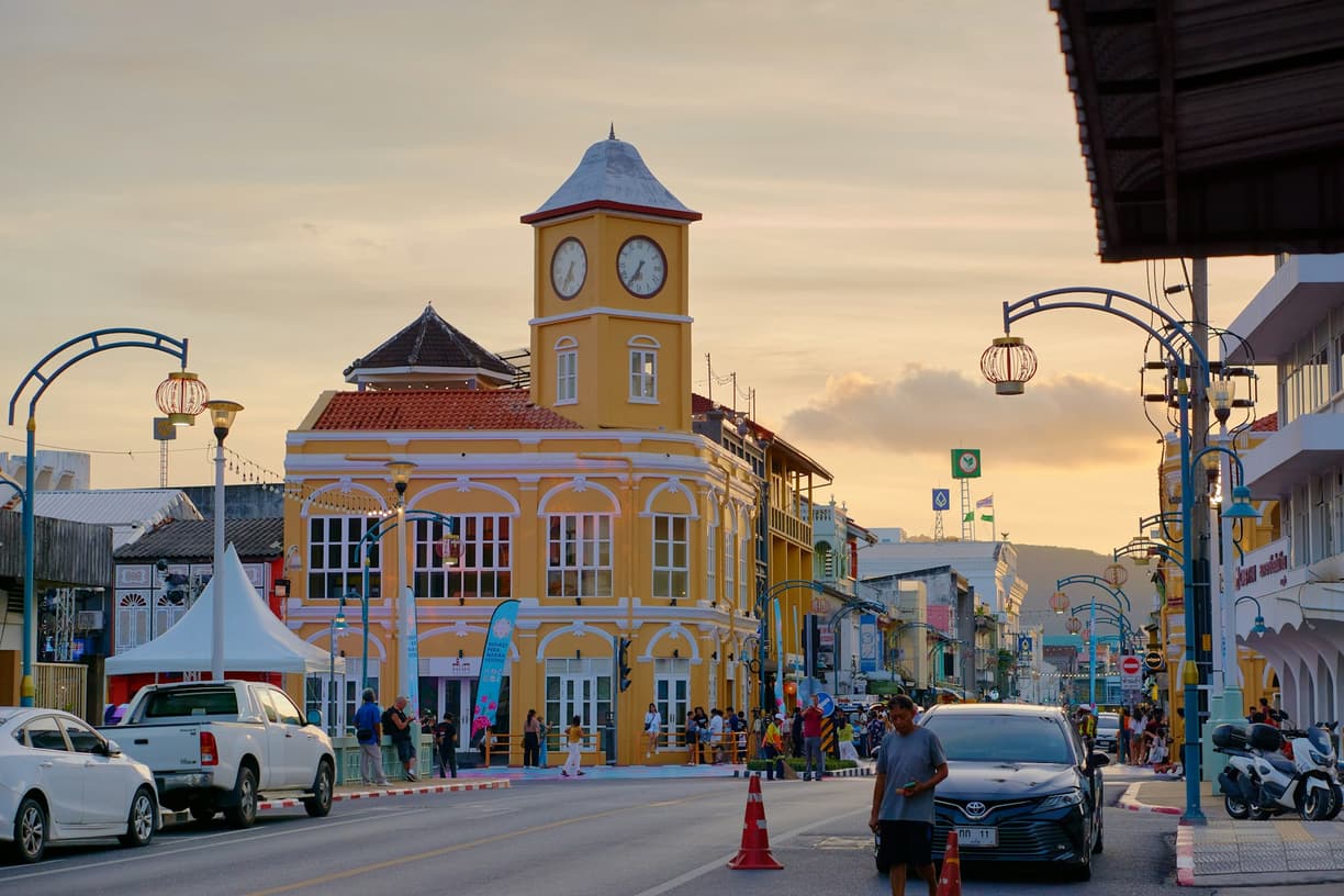 Tajlandia. Phuket Old Town: Przewodnik po historycznych uliczkach i kuchni fusion