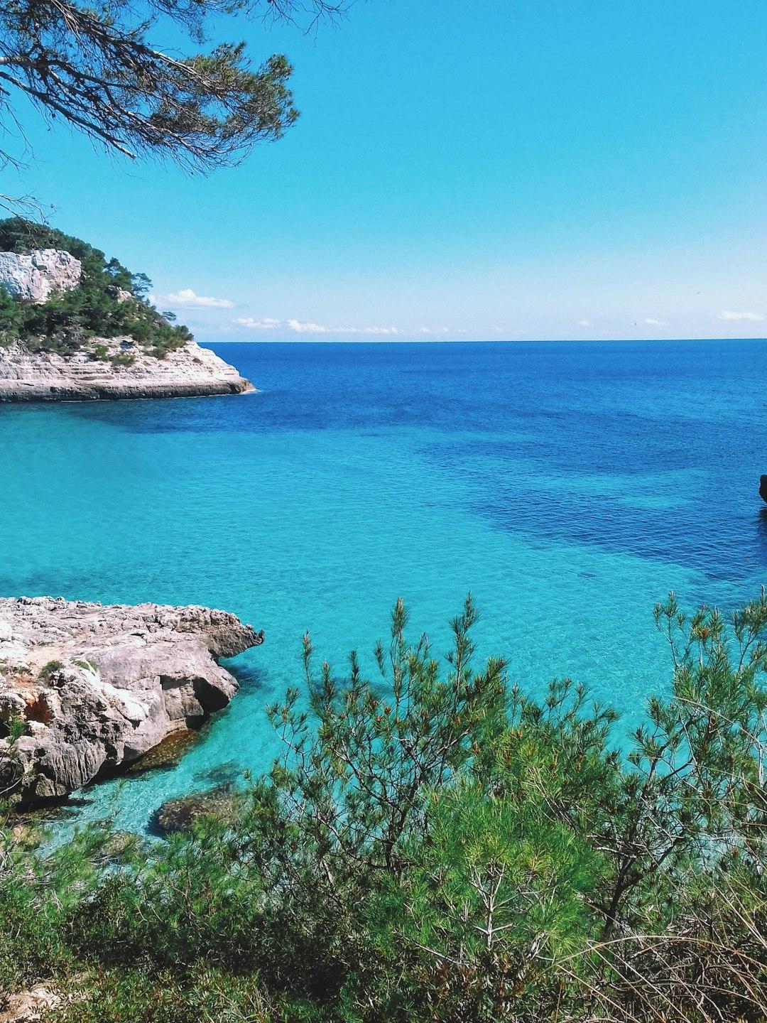 All Inclusive w Ajaccio: Czy to popularna opcja na Korsyce? Alternatywy i porady