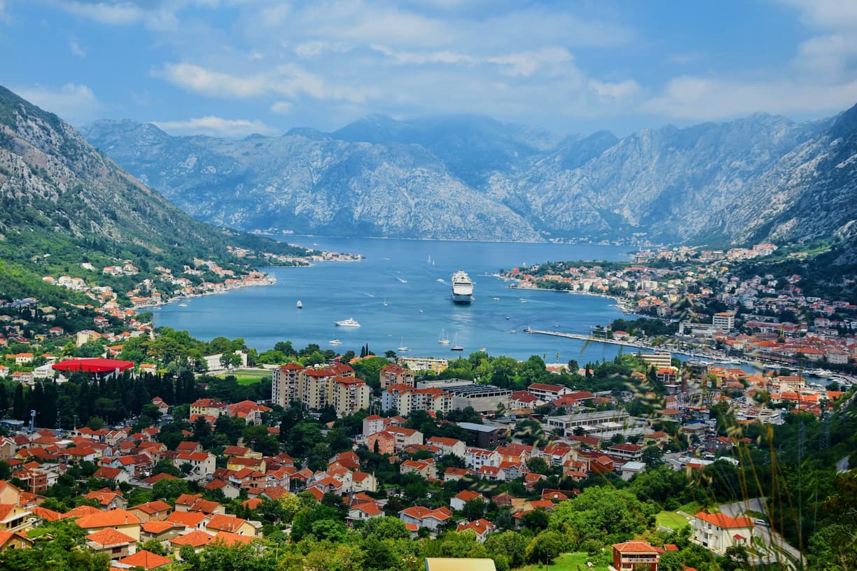 Czarnogóra. Kotor: Stare Miasto – labirynt uliczek, place i ukryte skarby.
