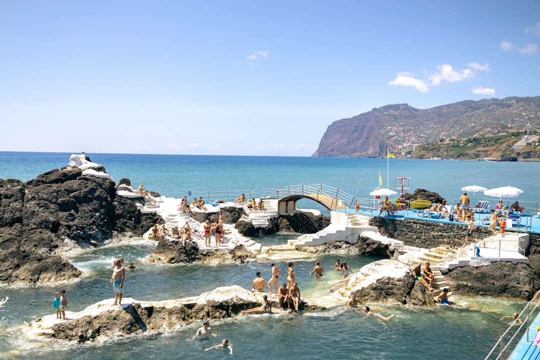Plaża w Funchal, Madera, w słoneczny dzień