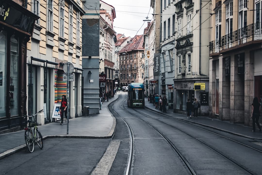Transport publiczny w Grazie z tramwajem i autobusem