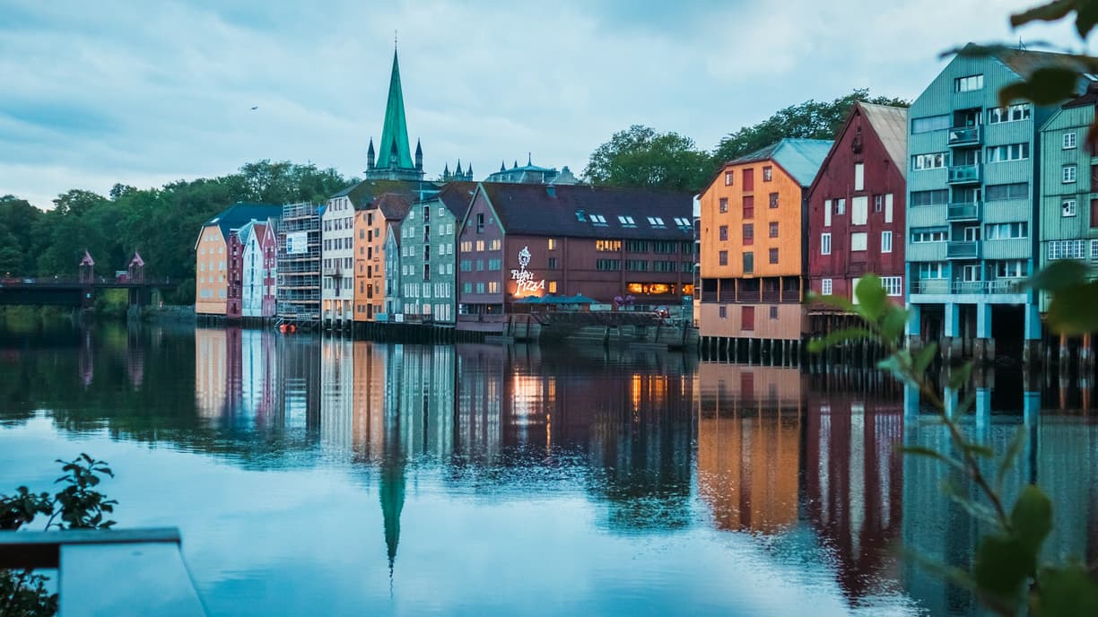 Nowoczesny dworzec kolejowy w Trondheim