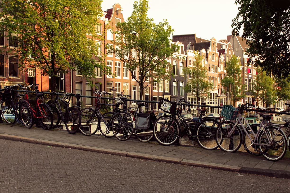 Niderlandy. All Inclusive w Amsterdamie: Czy to opcja dostępna w hotelach?