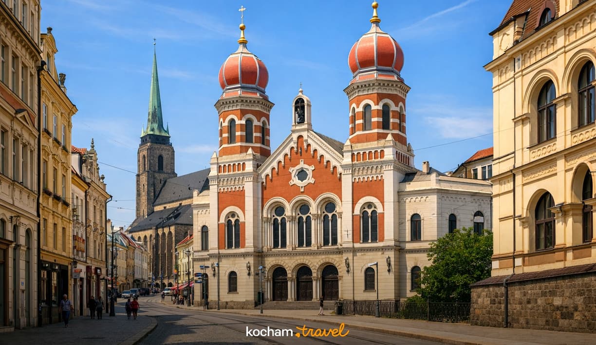 Ilustracja do tematu: City break z Wrocławia: czeskie Pilzno - śladami unikalnej architektury i historii Wielkiej Synagogi