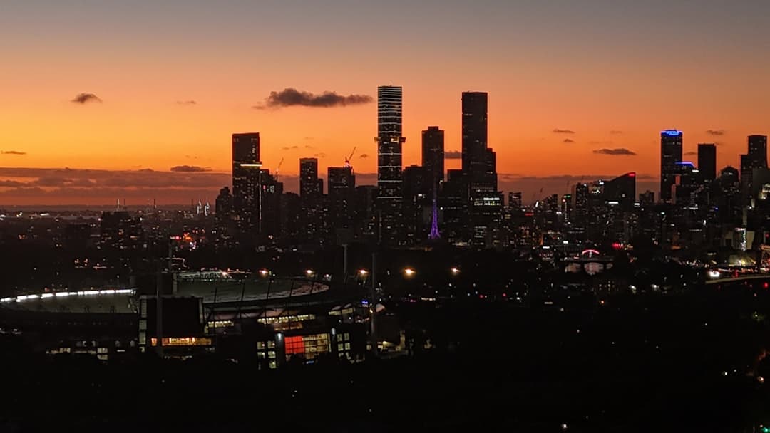 Piękny widok na miasto Melbourne o zachodzie słońca