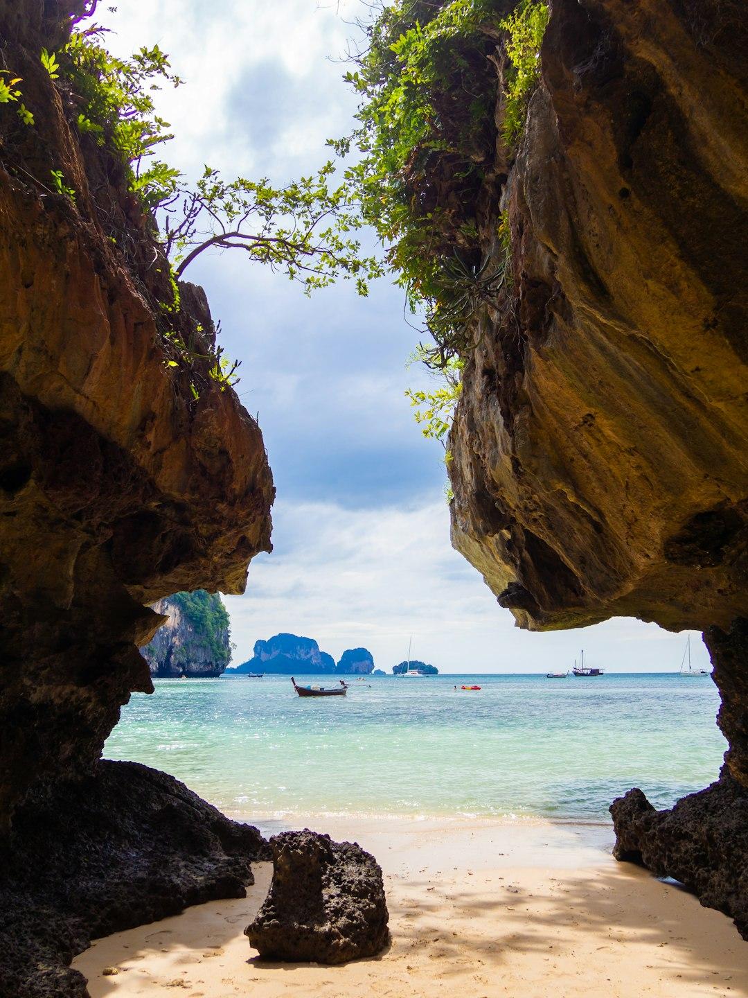 Widok na Railay Beach podczas wspinaczki