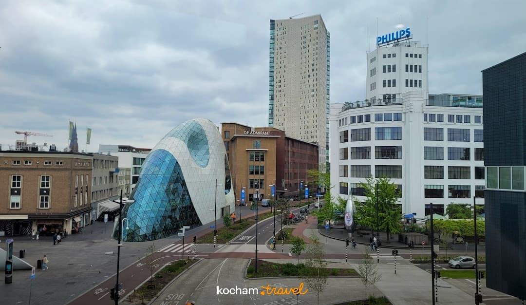 Centrum Eindhoven, charakterystyczne budynki, wieża Philips, Blob.