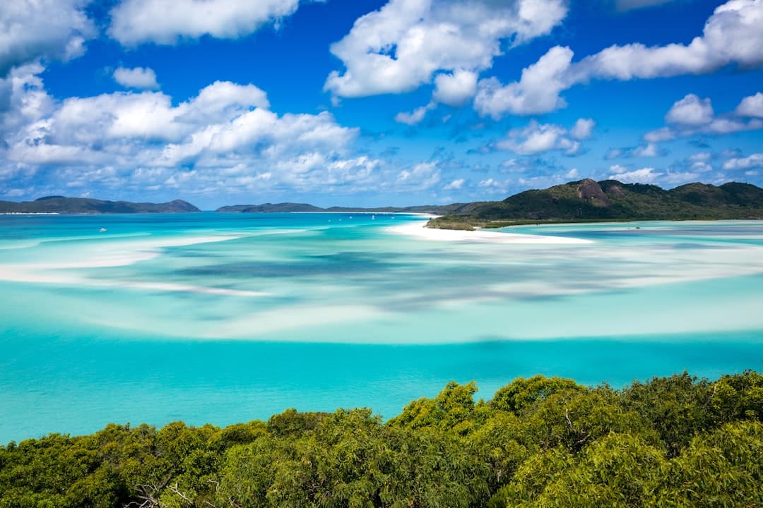 Tropikalna plaża w Australii, inspiracja do podróży