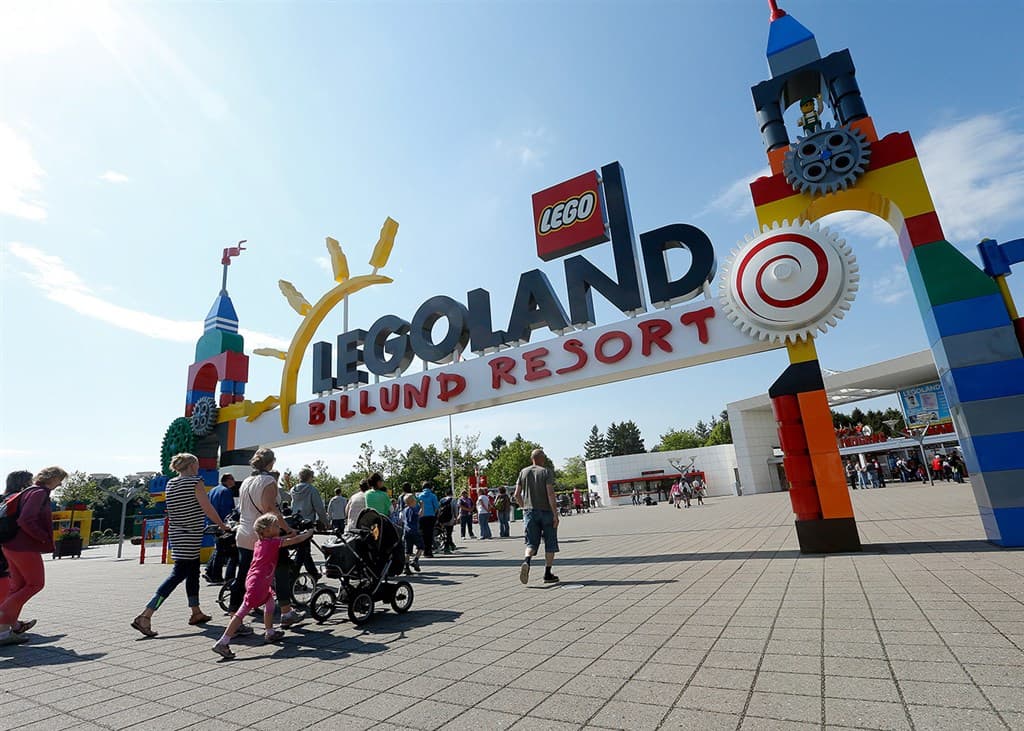 01-legoland-park-dania-wycieczka-autokarem-objazdowa-oskar.jpg