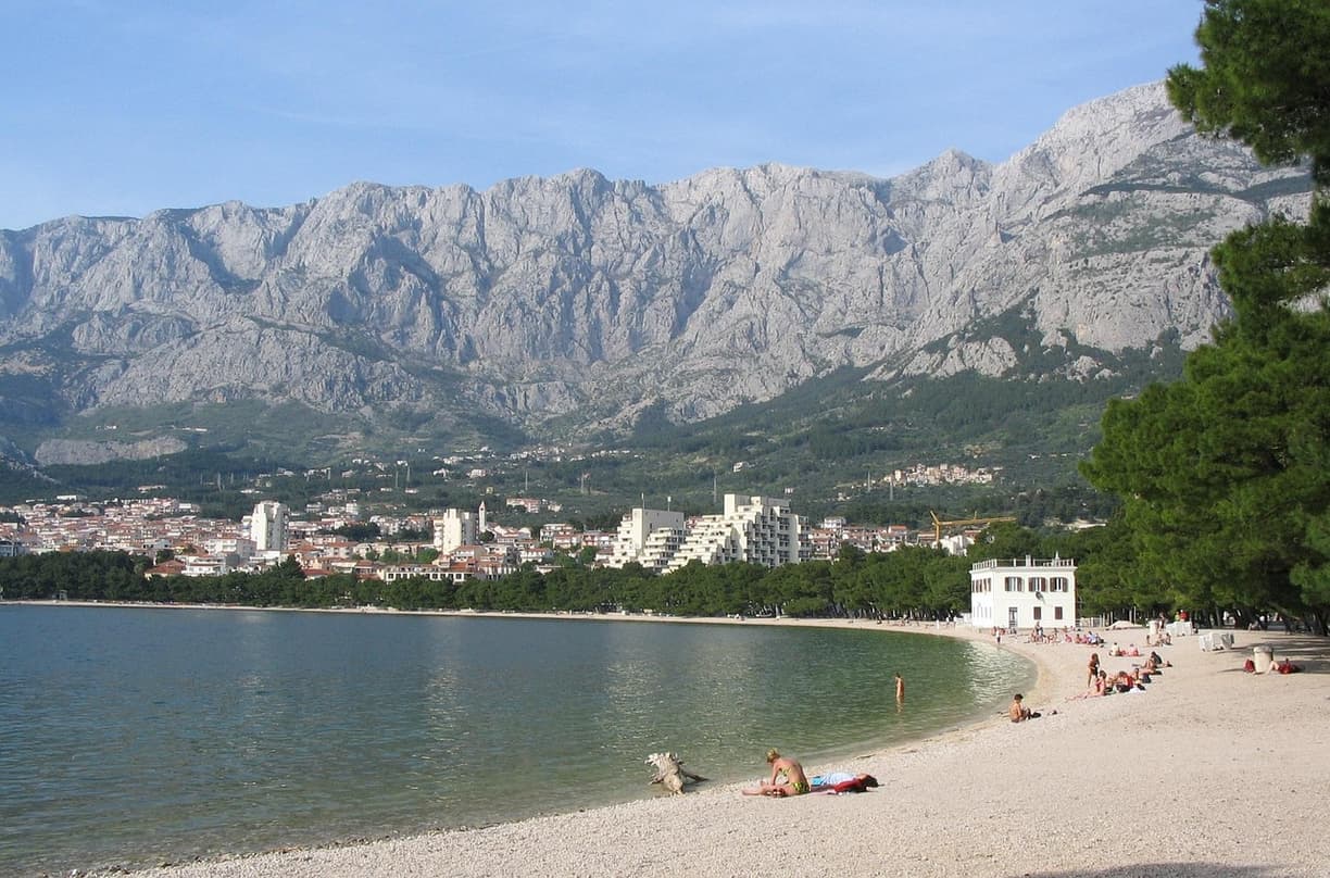 Wspaniały widok na naturalne plaże Makarskiej