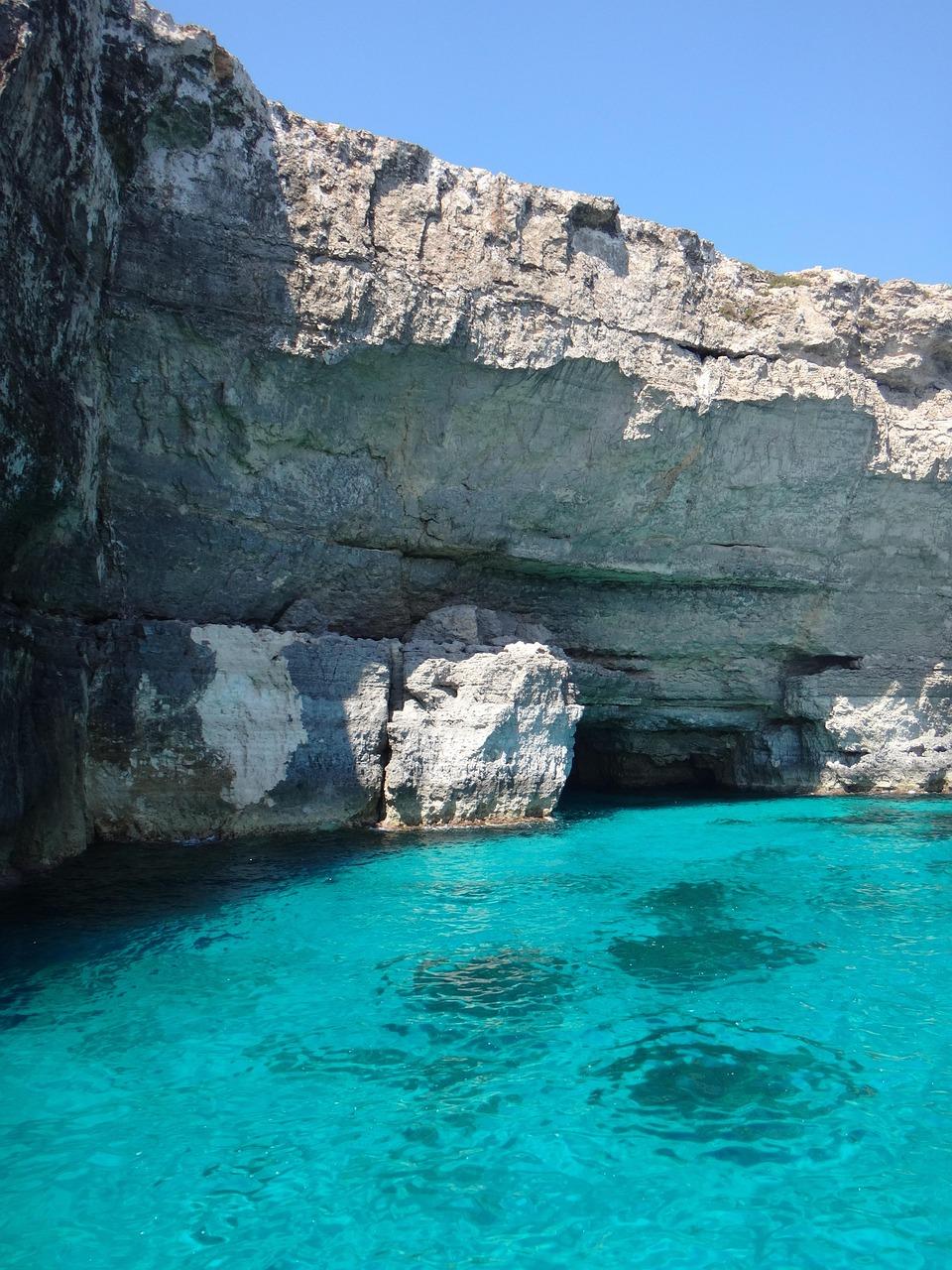 Błękitna Laguna na wyspie Comino
