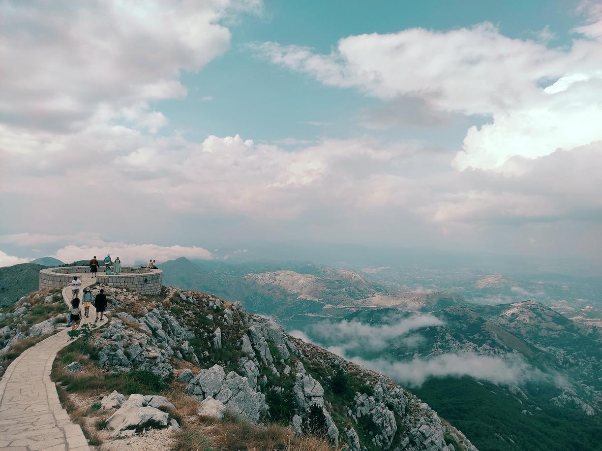 Mauzoleum na Lovćenie w Czarnogórze.