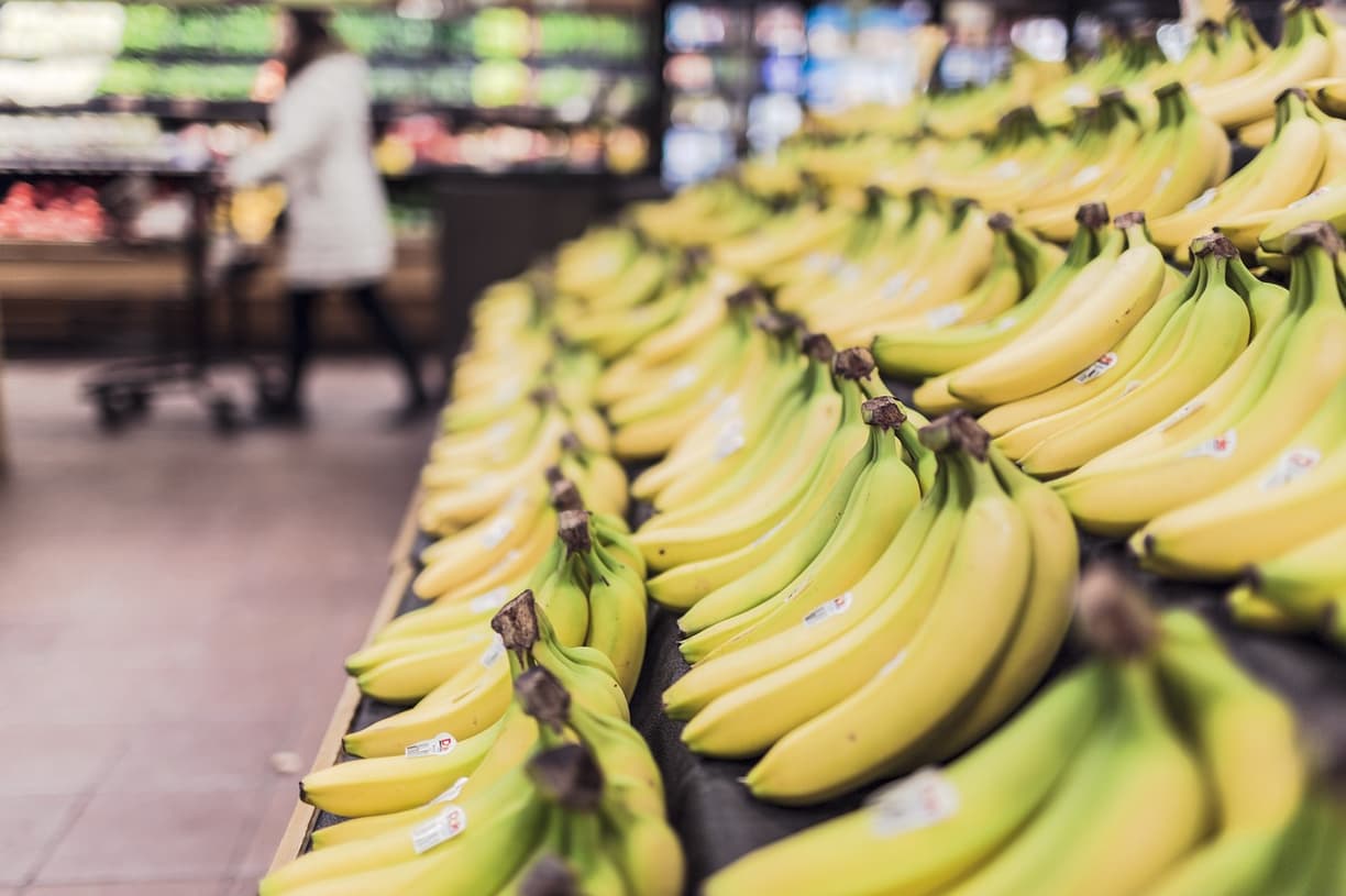 Aparat przedstawiający wnętrze supermarketu