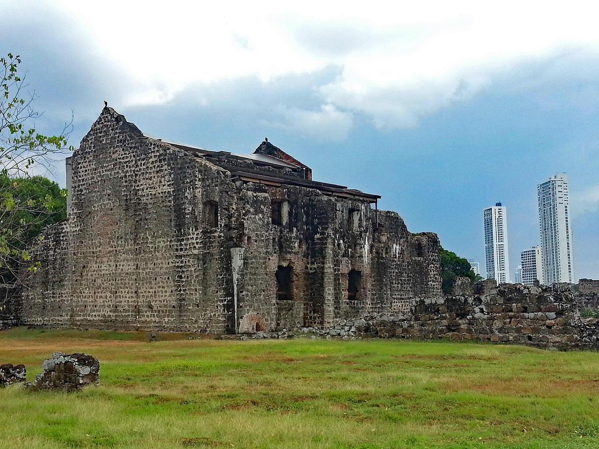 Kolonialne budynki w dzielnicy Casco Viejo, Panama City