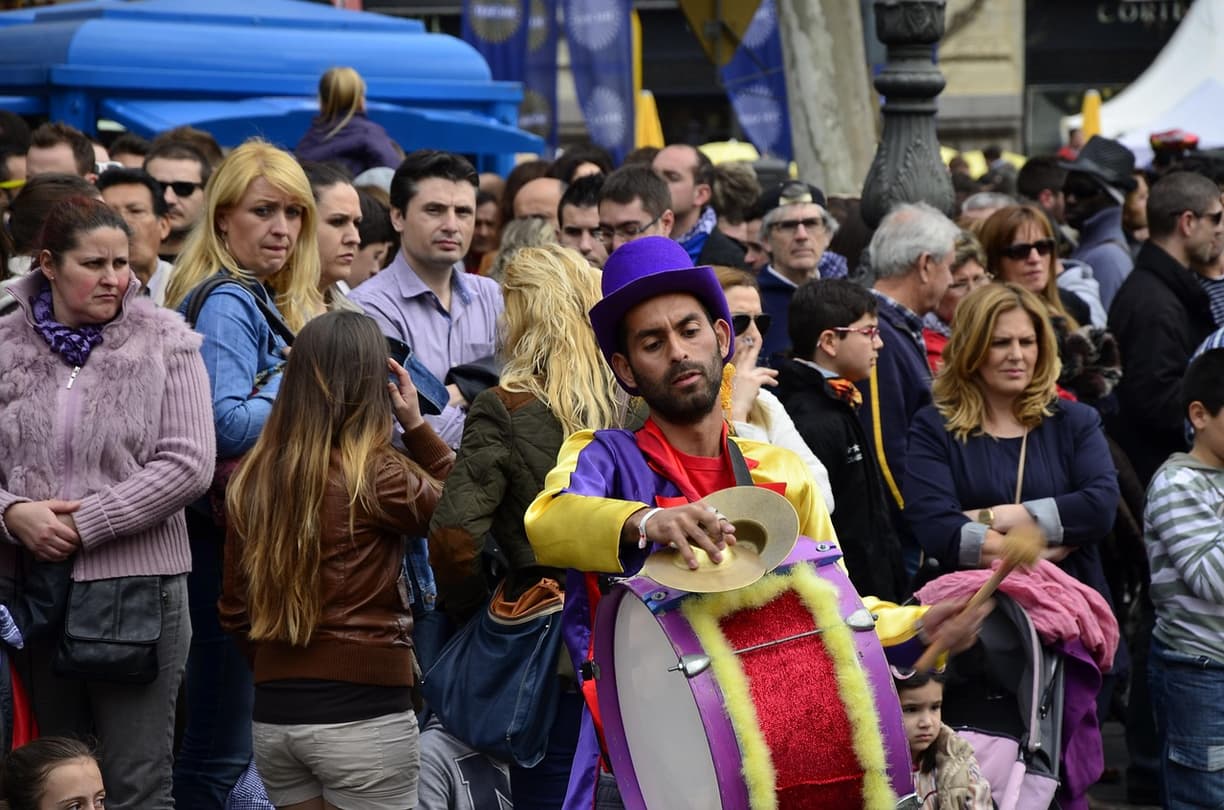 Chorwacki festiwal z ludźmi tańczącymi