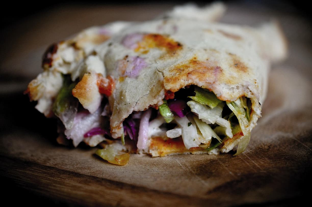 Pyszne lahmacun z dodatkami