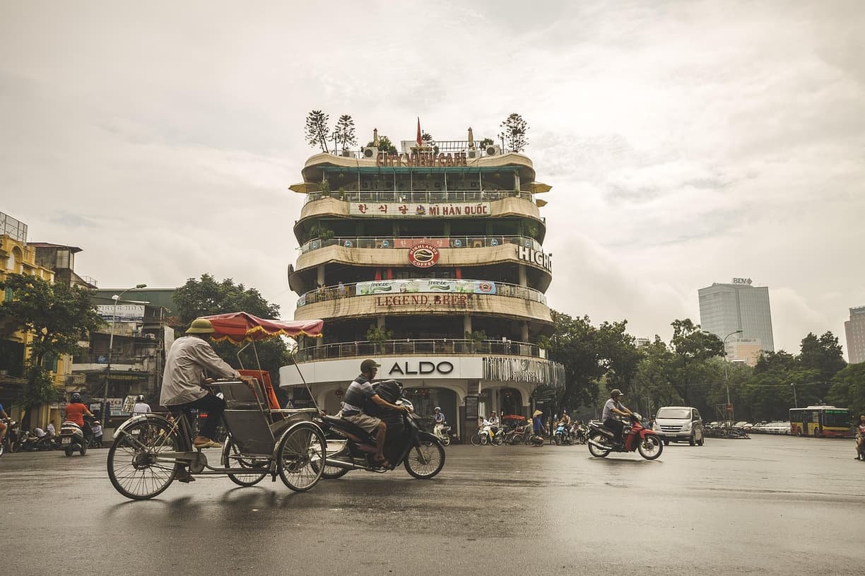 Uliczne jedzenie w Hanoi