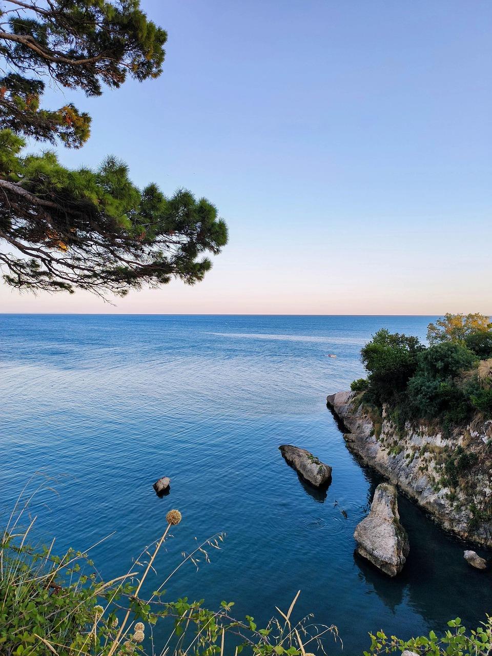 Widok na Ulcinj z morza