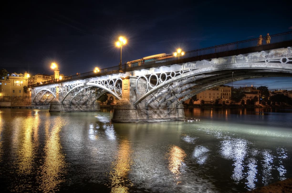 Lokalne jedzenie na Targu Triana