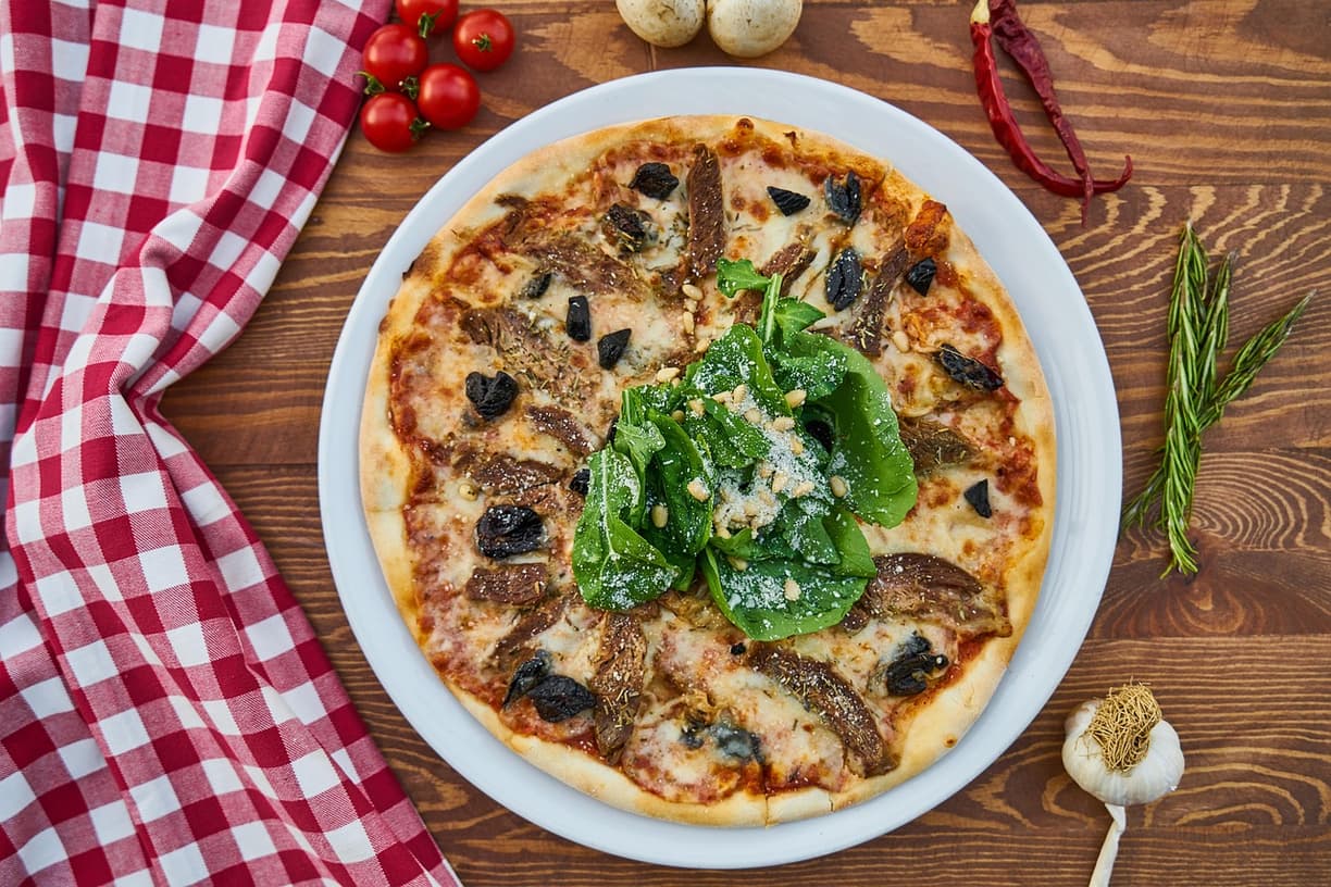 Pizza włoska w Aaltos Italian Grill & Garden