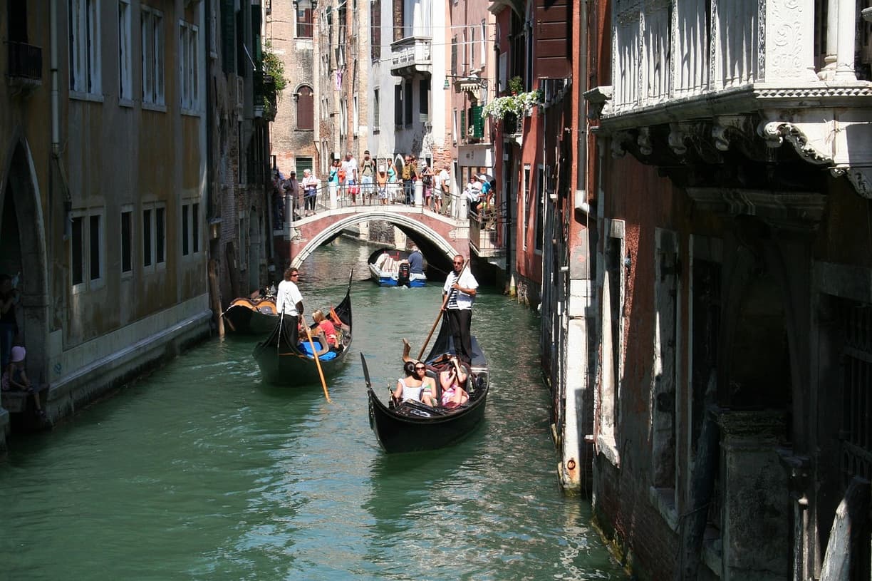 Gondola na kanale w Wenecji